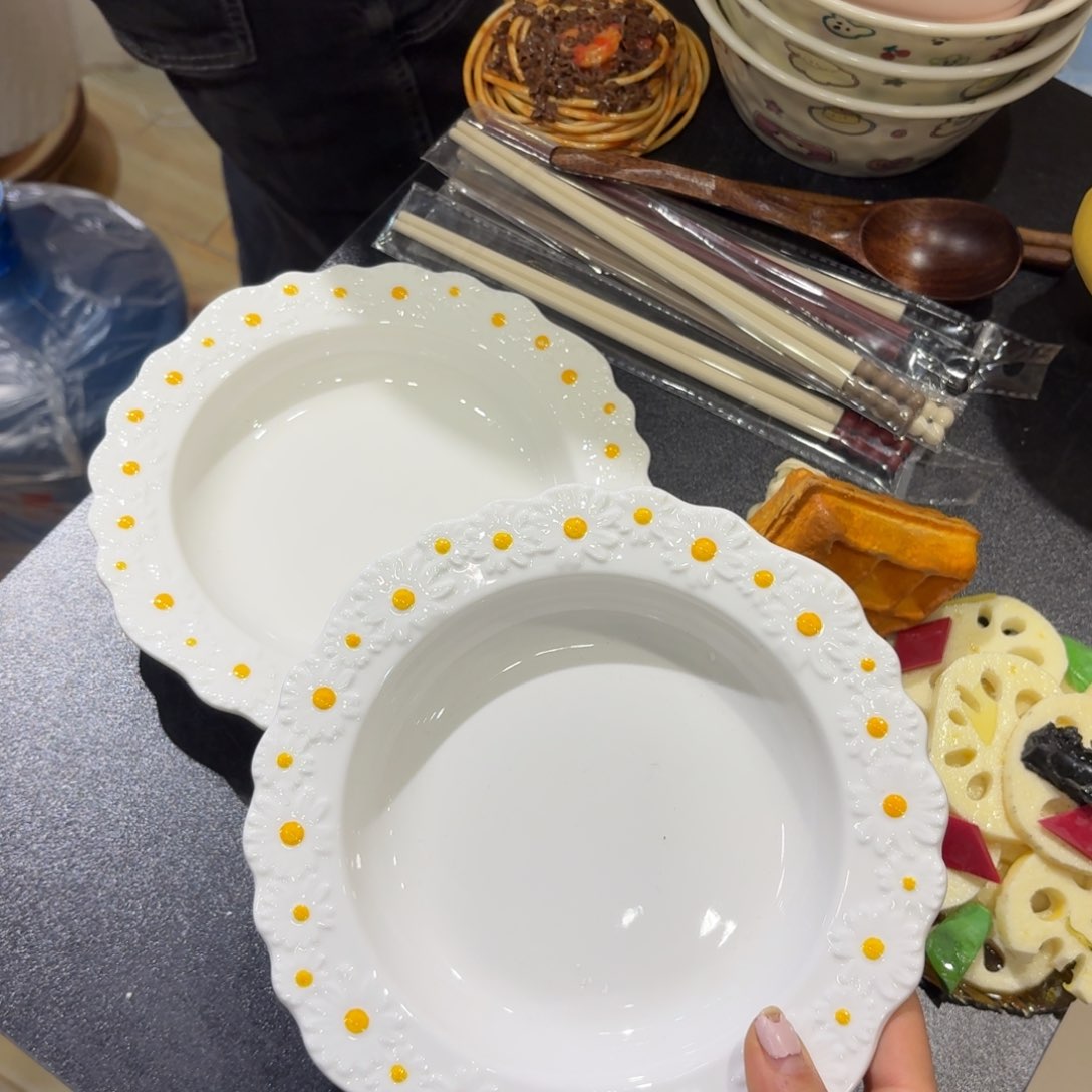 瓷两个8寸微瑕特价处理