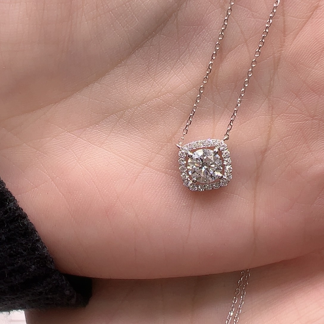 18K金镶嵌实验室培育钻石项链1.003ct K白四爪方包项链45cm