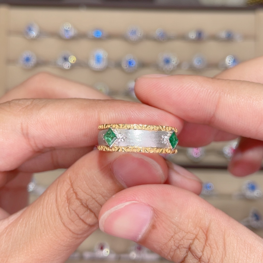 祖母绿戒指18K金镶嵌2ct