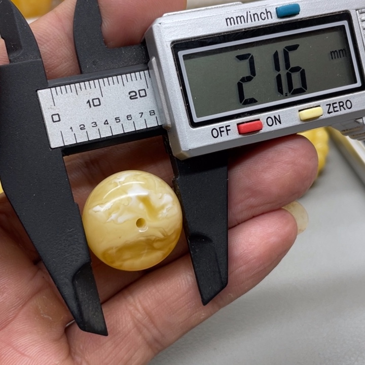 琥珀未镶嵌裸石墩子