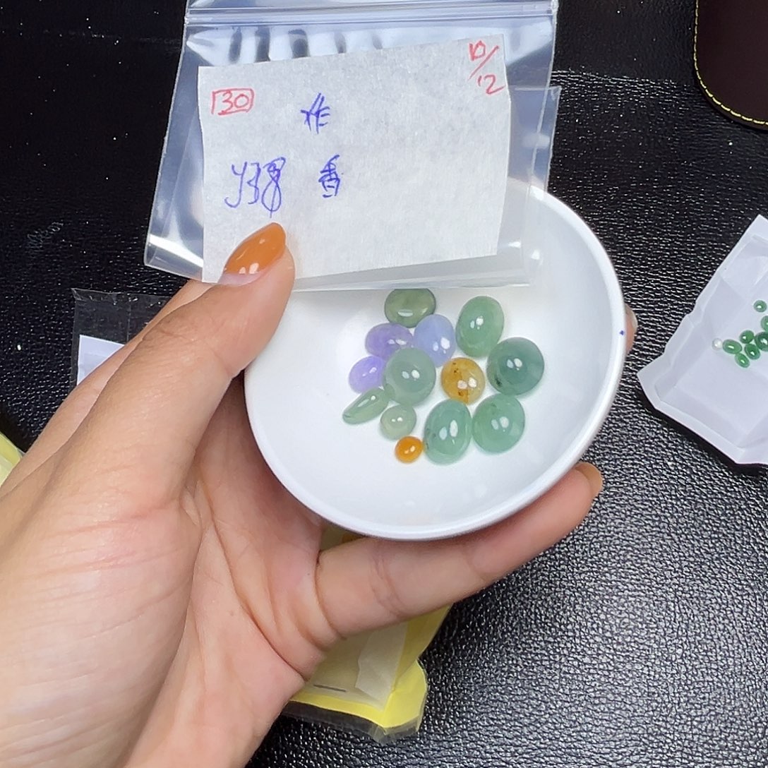 香***布定制翡翠未镶嵌翡翠