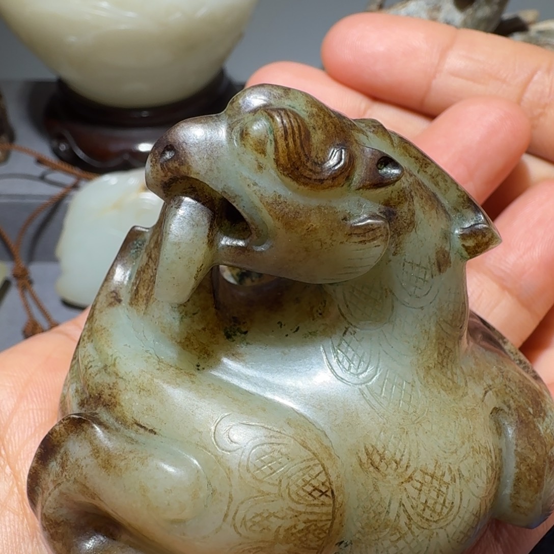 奋***蚁和田玉未镶嵌挂件