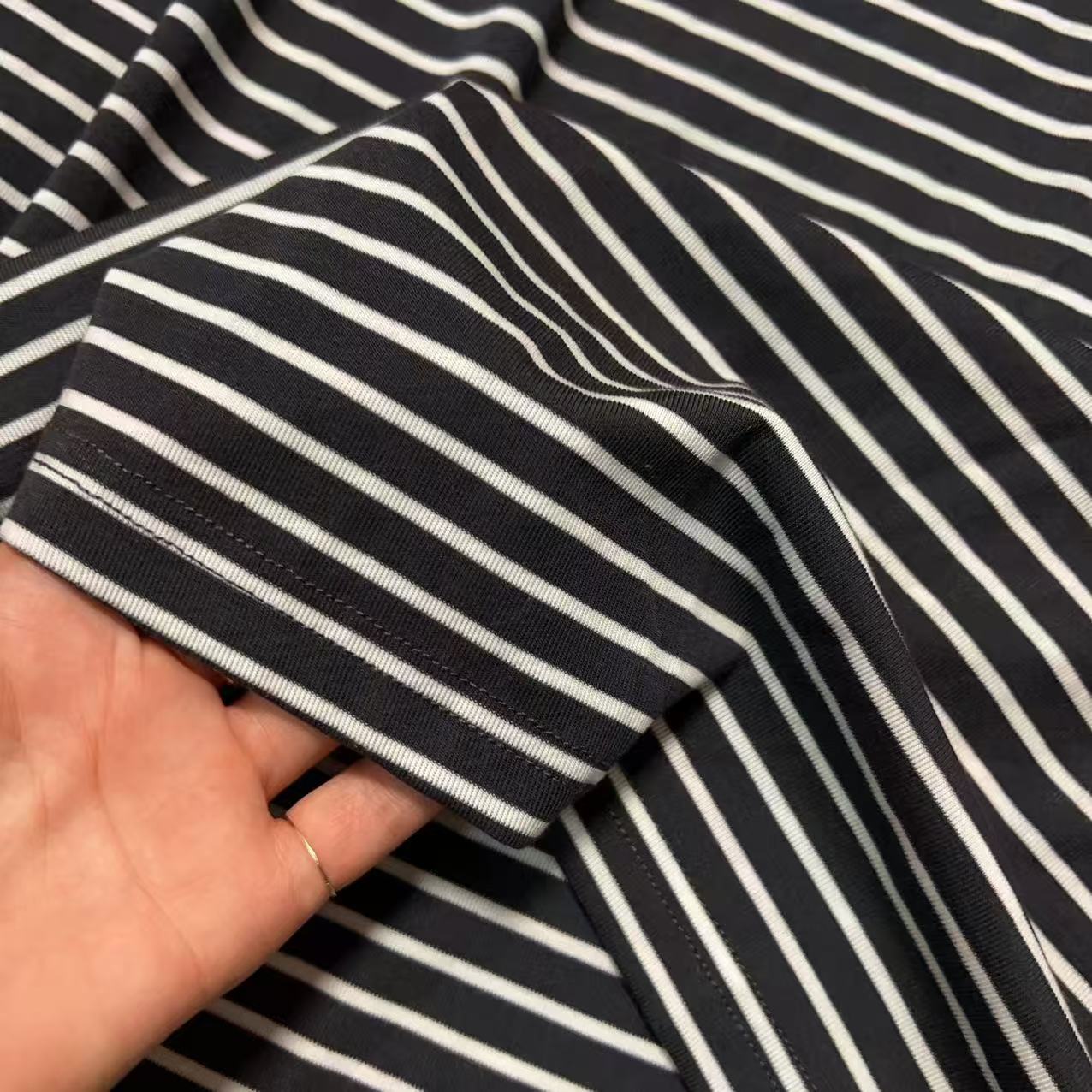 【那尚新品】超舒服弹力显瘦条纹休闲半裙