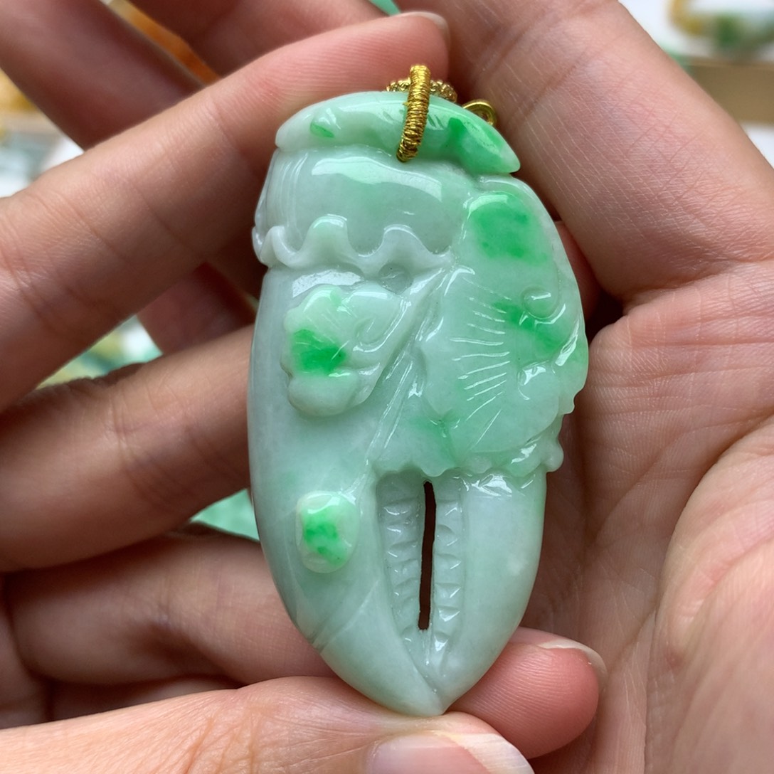 翡翠未镶嵌颈饰翡翠