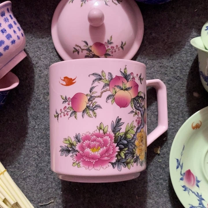 摆件瓷红稀土寿桃牡丹办公杯