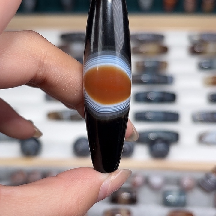 羽***中玛瑙/玉髓合金珠宝奇石