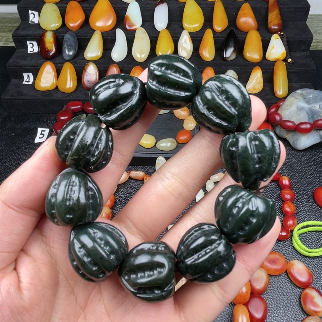 和田玉吊坠(赠链)未镶嵌