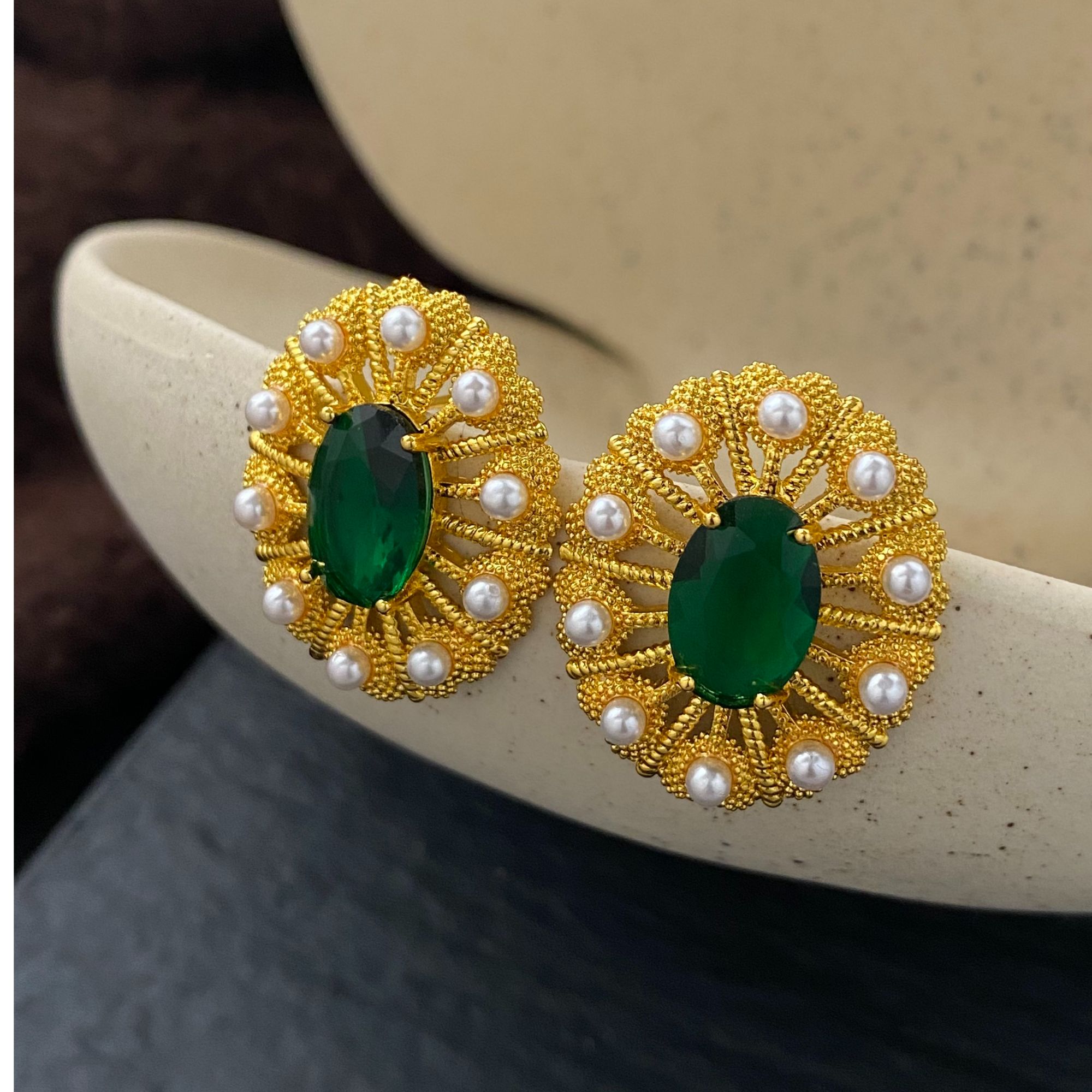 铜合金锆石耳饰 JN 中古风气质镶嵌耳钉椭圆轻奢复古珍珠法式