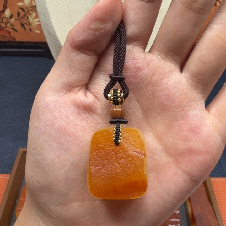 蜜蜡未镶嵌吊坠(赠链)