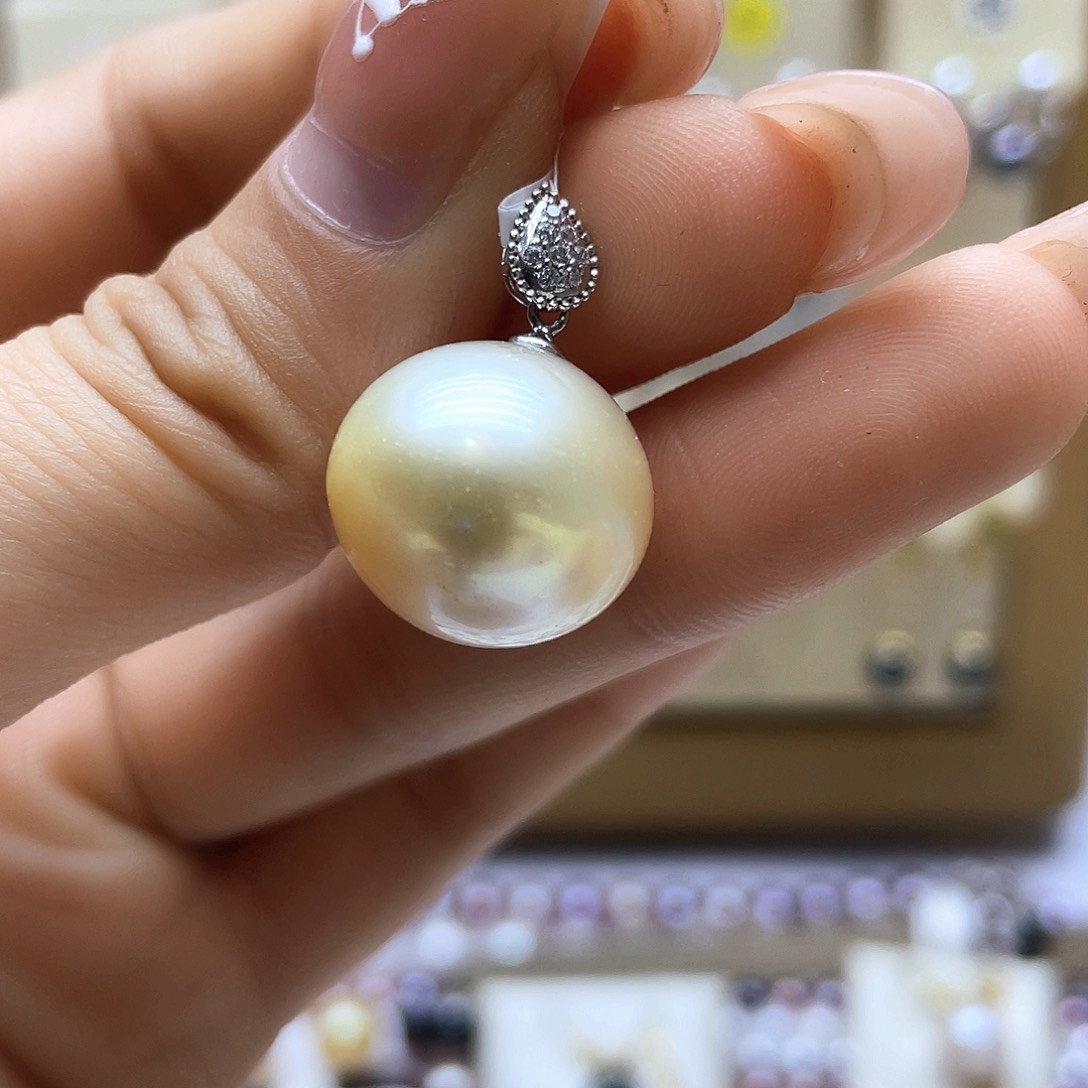 海水珍珠颈饰18K金镶嵌