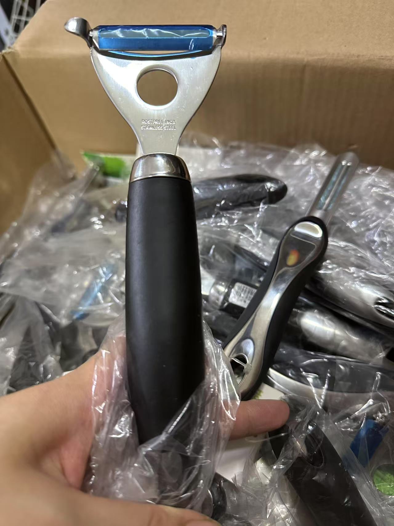 高品质不锈钢削皮刀硅胶手套 