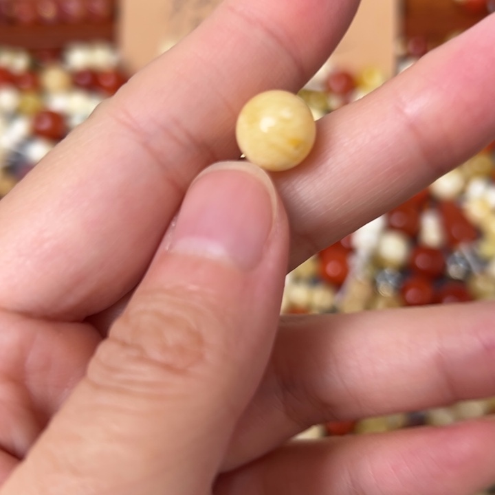 蜜蜡未镶嵌裸石9.9mm一个