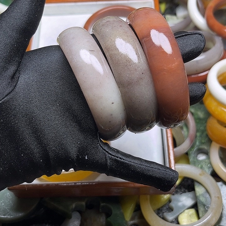 未镶嵌和田玉珠宝奇石绣****姐