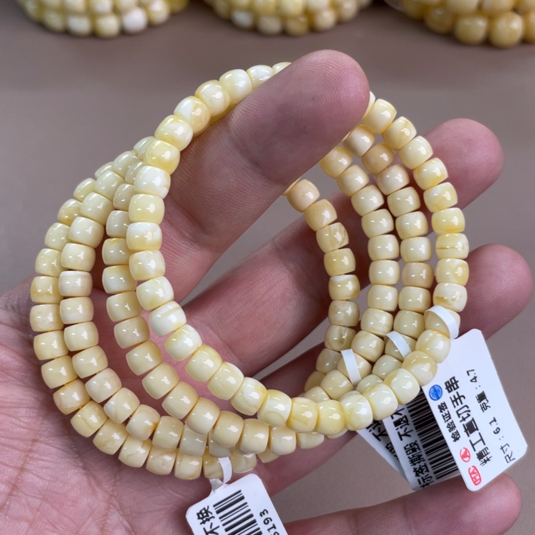 琥珀裸石未镶嵌115多样性发其一