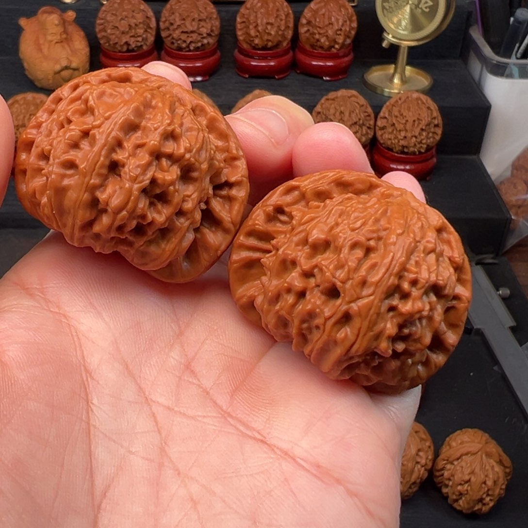 文玩核桃吊坠42白狮子