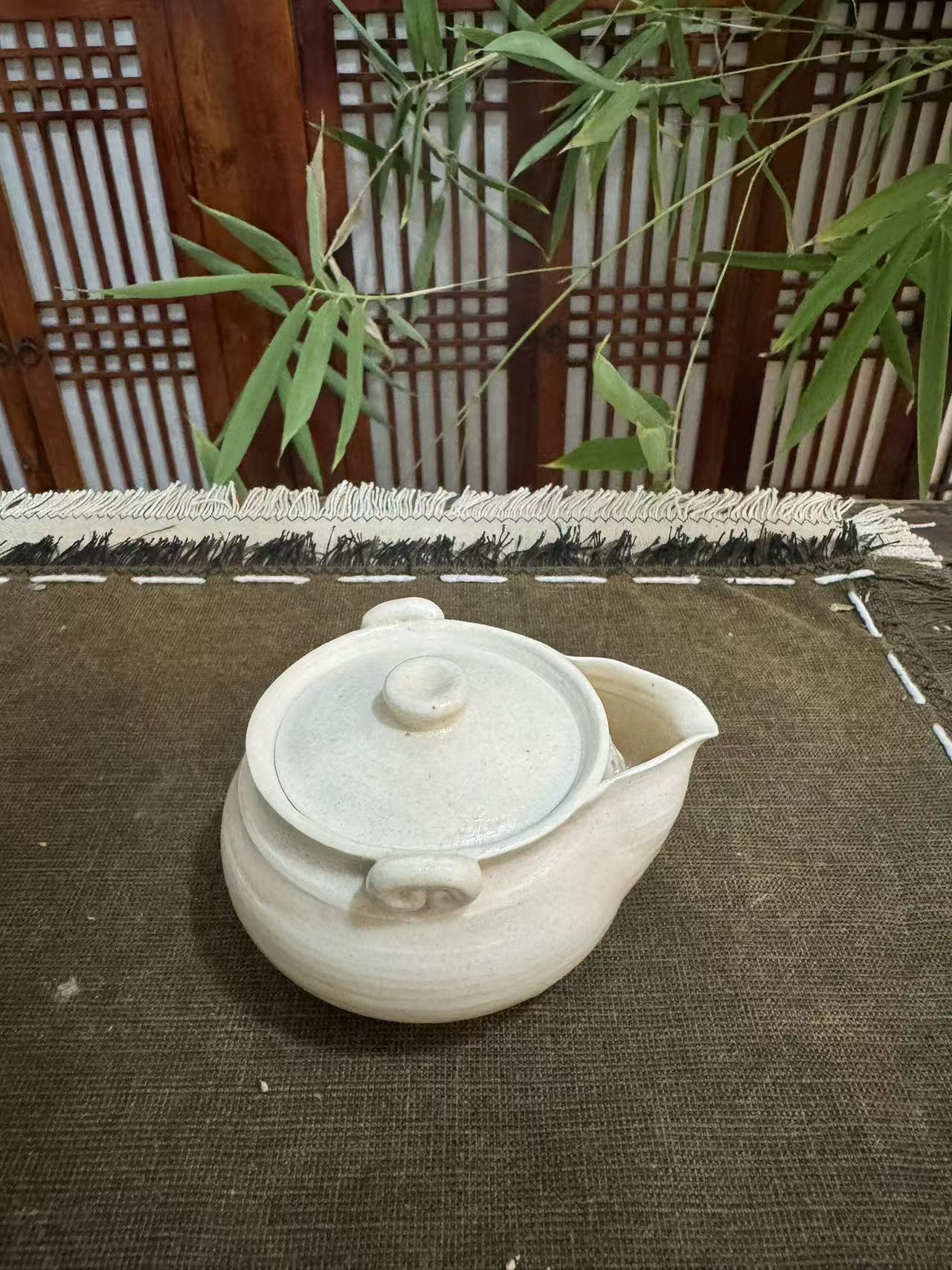 白陶茶具适合外出旅行使用