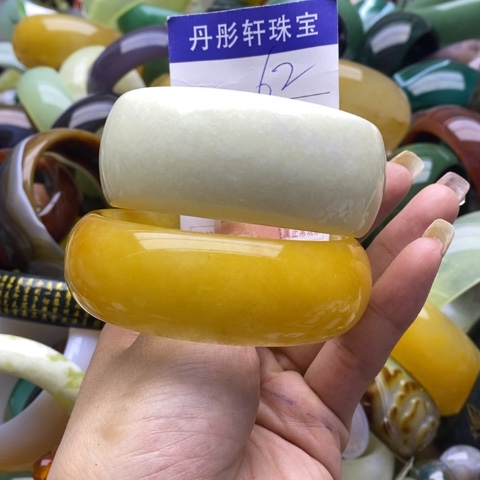 石英质玉手镯未镶嵌观*在