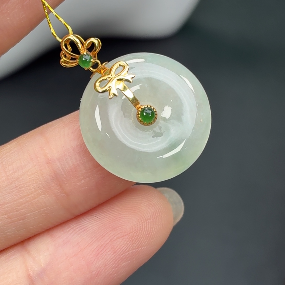 翡翠18K金镶嵌颈饰