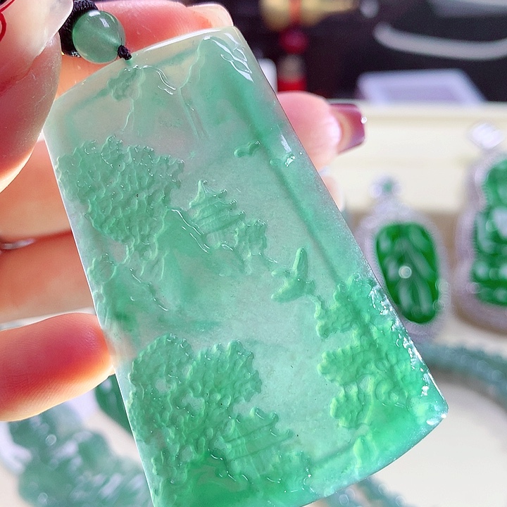 翡翠颈饰未镶嵌天然