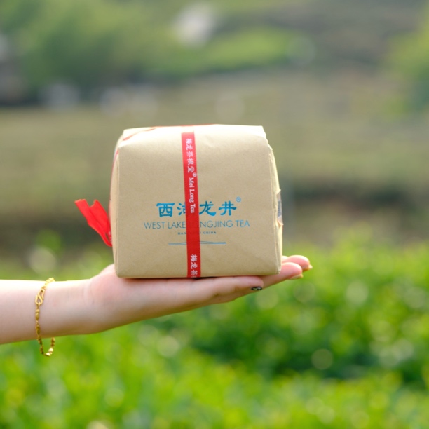 2024年西湖龙井群体种桂花龙井半斤传统包