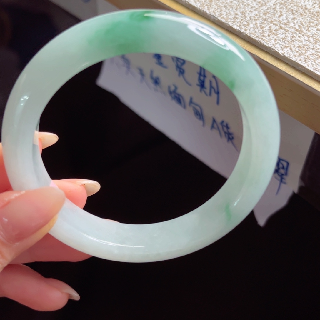 翡翠未镶嵌手镯手镯