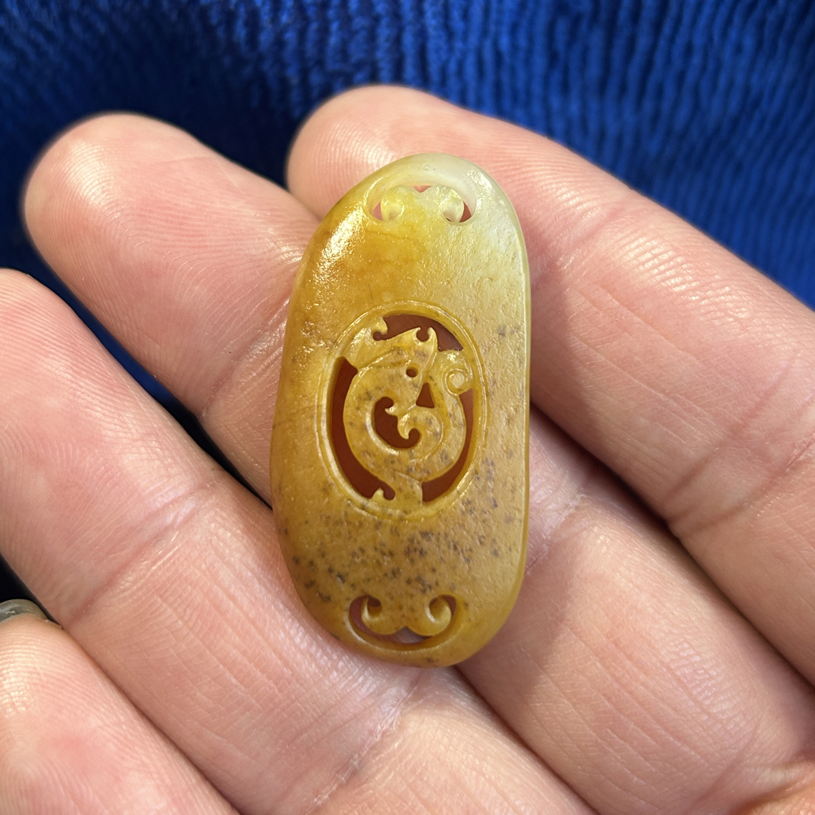 和田玉沁色仿古龙 挂件手牌两用 真皮毛孔皮 皮色老气 精雕项坠