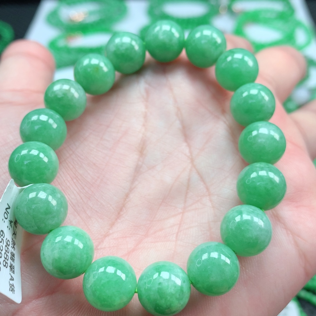 翡翠手链未镶嵌翡翠