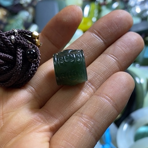 岫玉颈饰未镶嵌一个