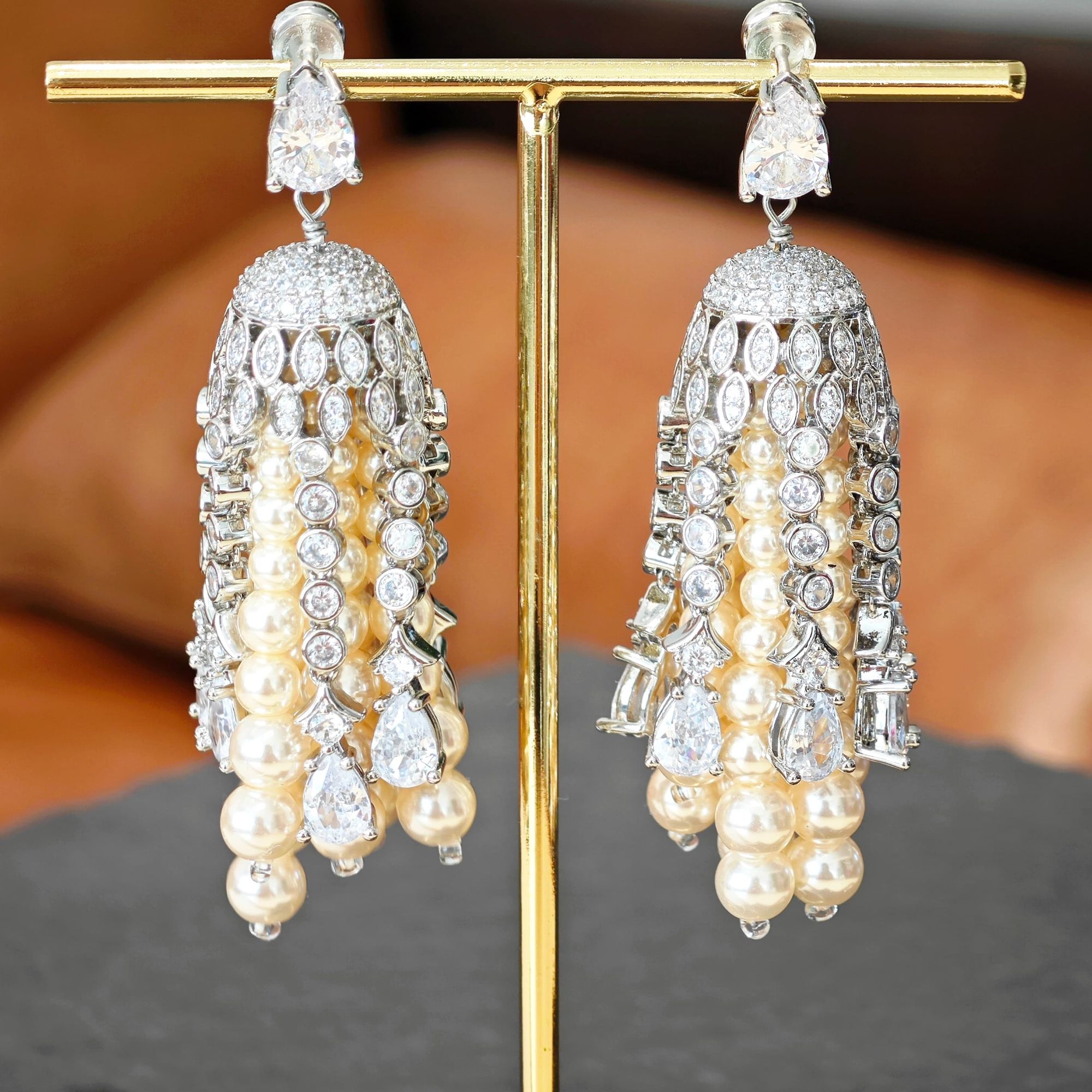 铜合金仿珍珠耳饰 复古宫廷风气质流苏款耳饰