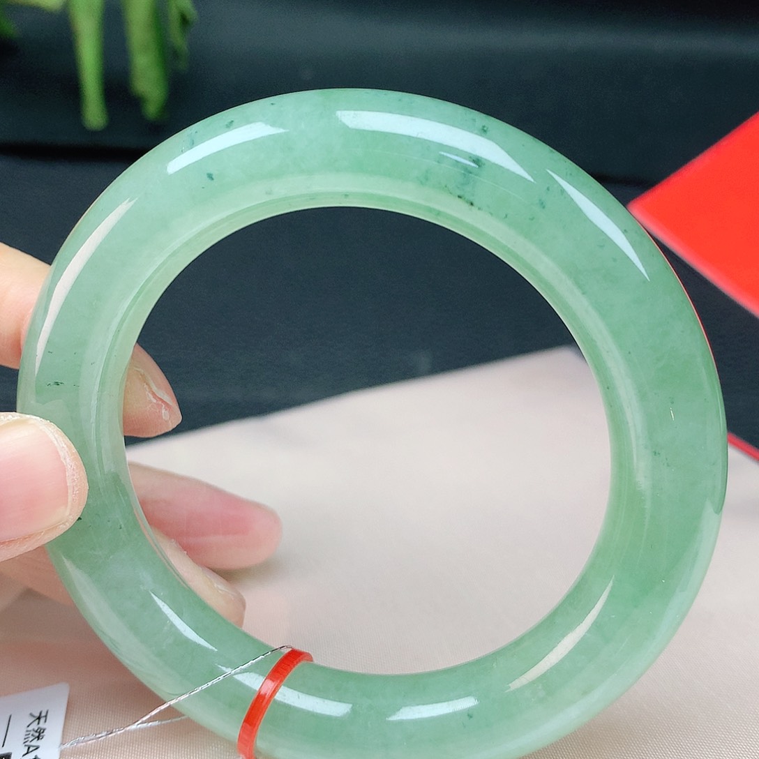 翡翠手镯未镶嵌58胖