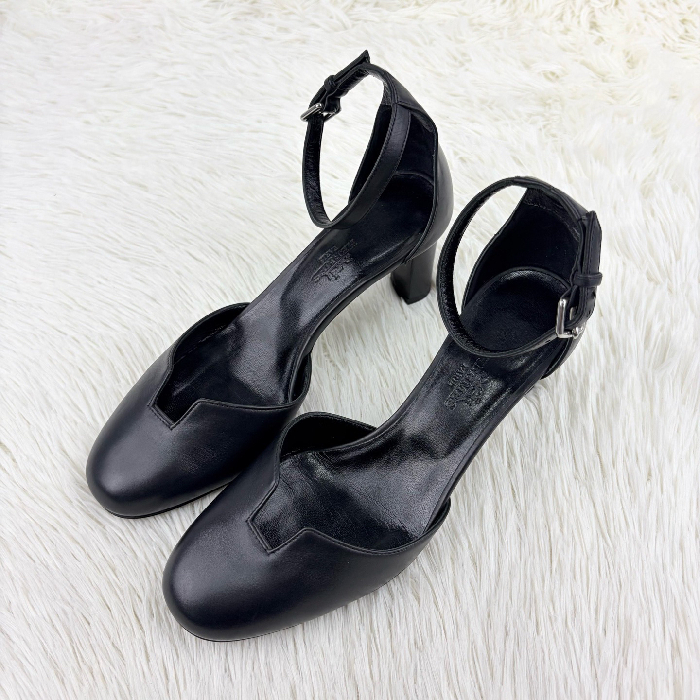 95新 Hermes/爱马仕 黑色粗跟系带高跟鞋35.5码 咩