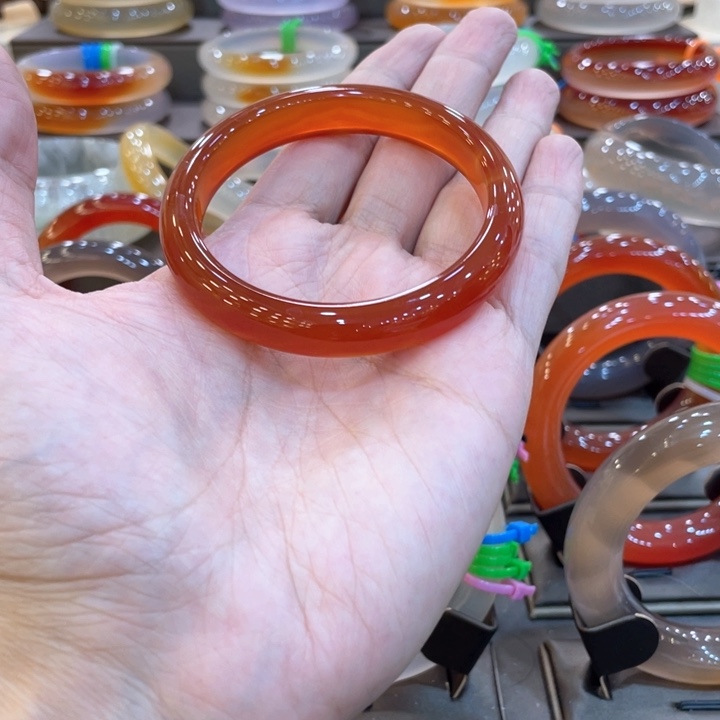 玛瑙/玉髓手镯未镶嵌