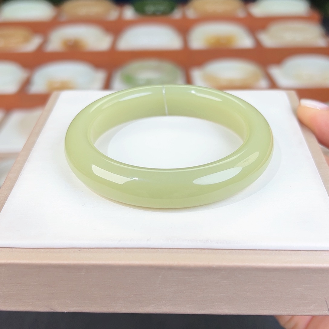 和田玉手镯未镶嵌和田玉黄口手镯