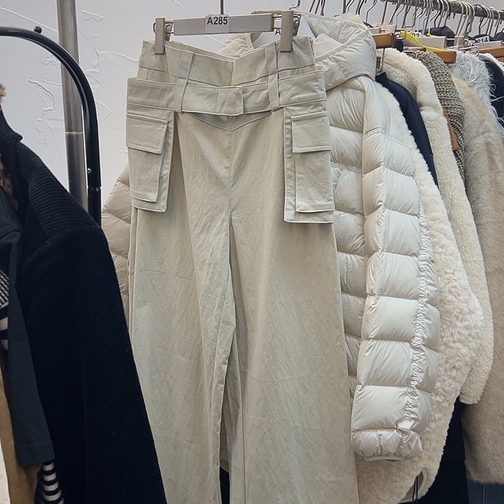 今天新款 很美的裤子 M