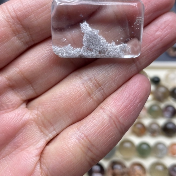 栀***物纯天然幽灵碧玺（处理）