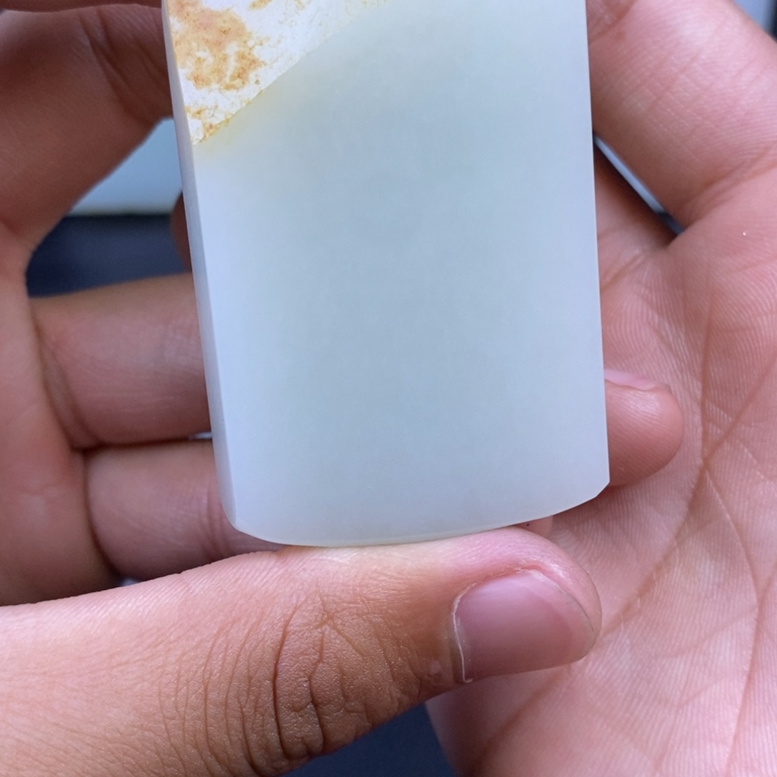未镶嵌吊坠定制和田玉拿****绳