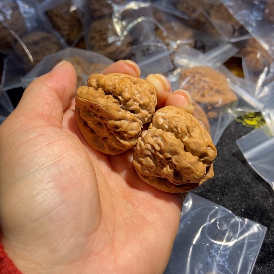 小***汾文玩核桃吊坠蛤蟆头补差价200