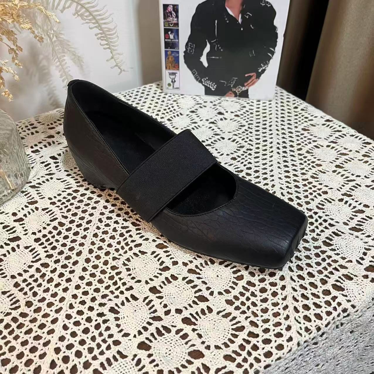 2PEELOE芭蕾舞平底鞋编织法式休闲黑色浅口高跟单鞋粗跟软底