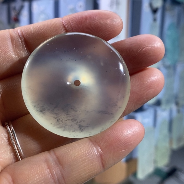 岫玉未镶嵌颈饰吊坠