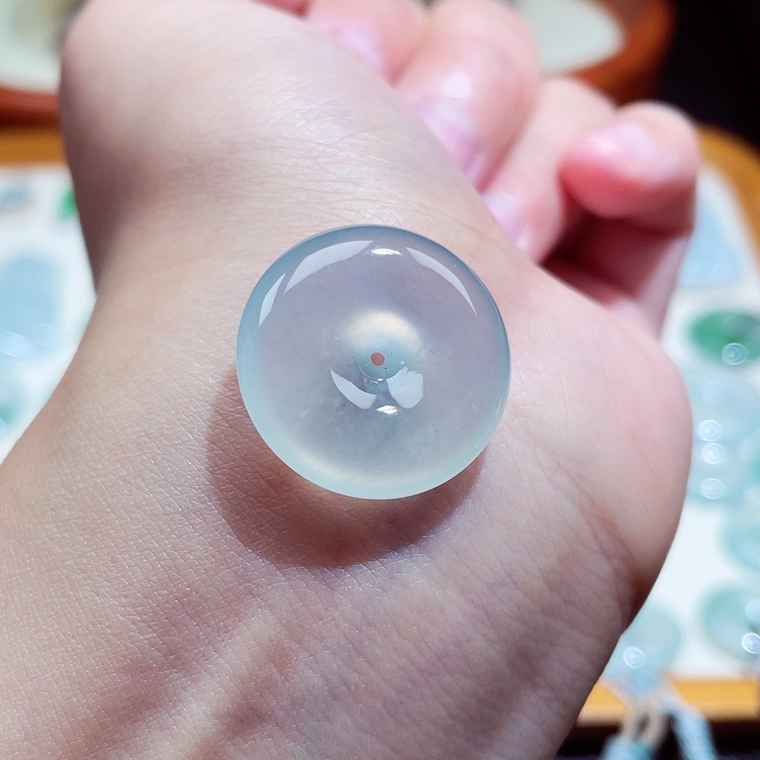 翡翠颈饰未镶嵌扣子