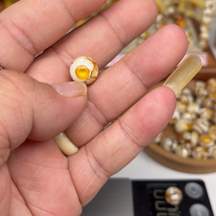 琥珀裸石未镶嵌6****409号