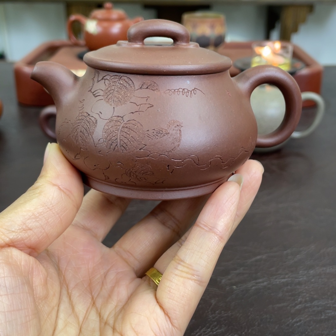 淡***容紫砂茶壶儒相。              