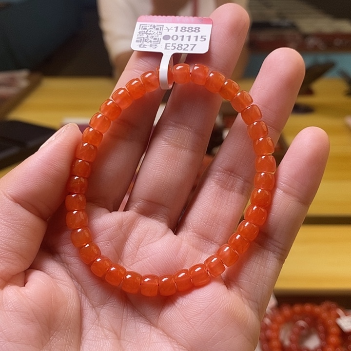 未镶嵌卡6+南红玛瑙