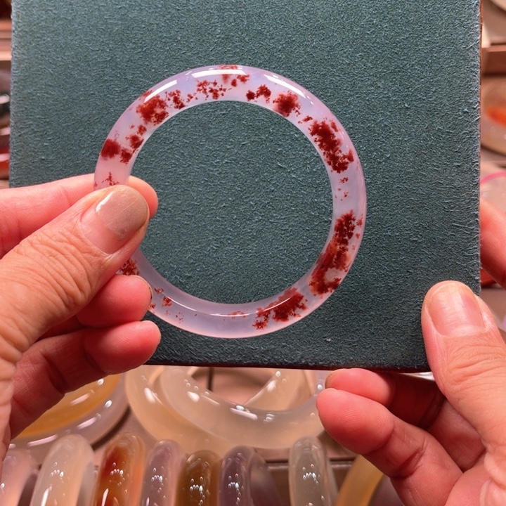 玛瑙/玉髓手镯未镶嵌