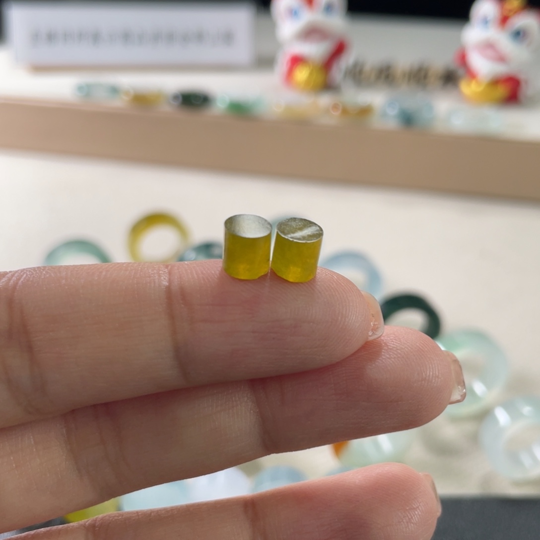 定制翡翠未镶嵌冰黄对珠