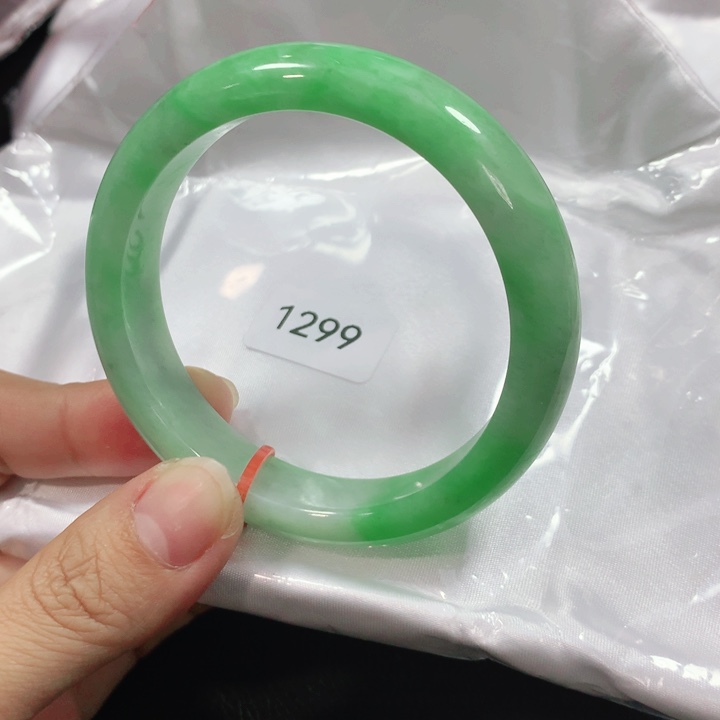 翡翠手镯未镶嵌啊*天然翡翠手镯02