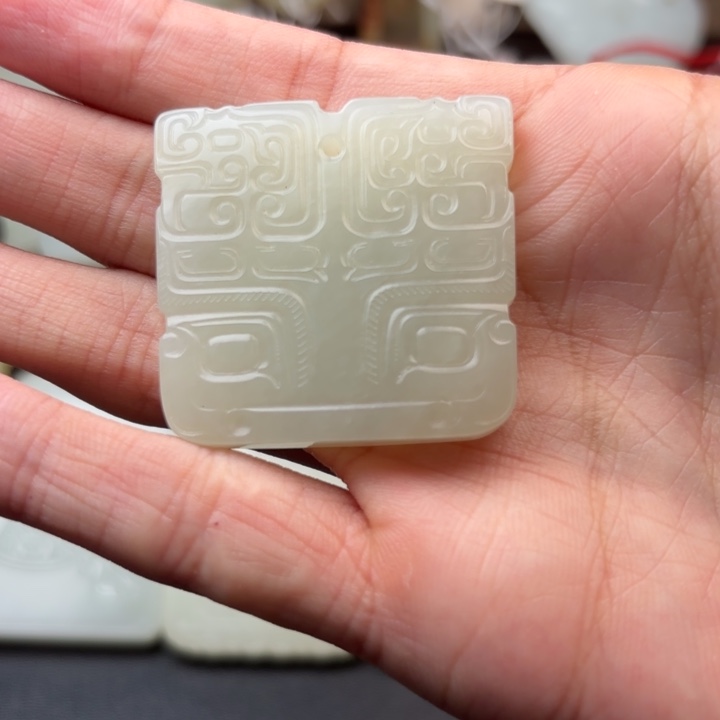 張***濠和田玉未镶嵌挂件