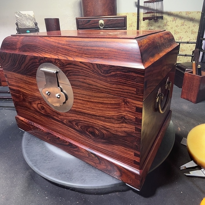 微凹黄檀（南美大红酸枝）