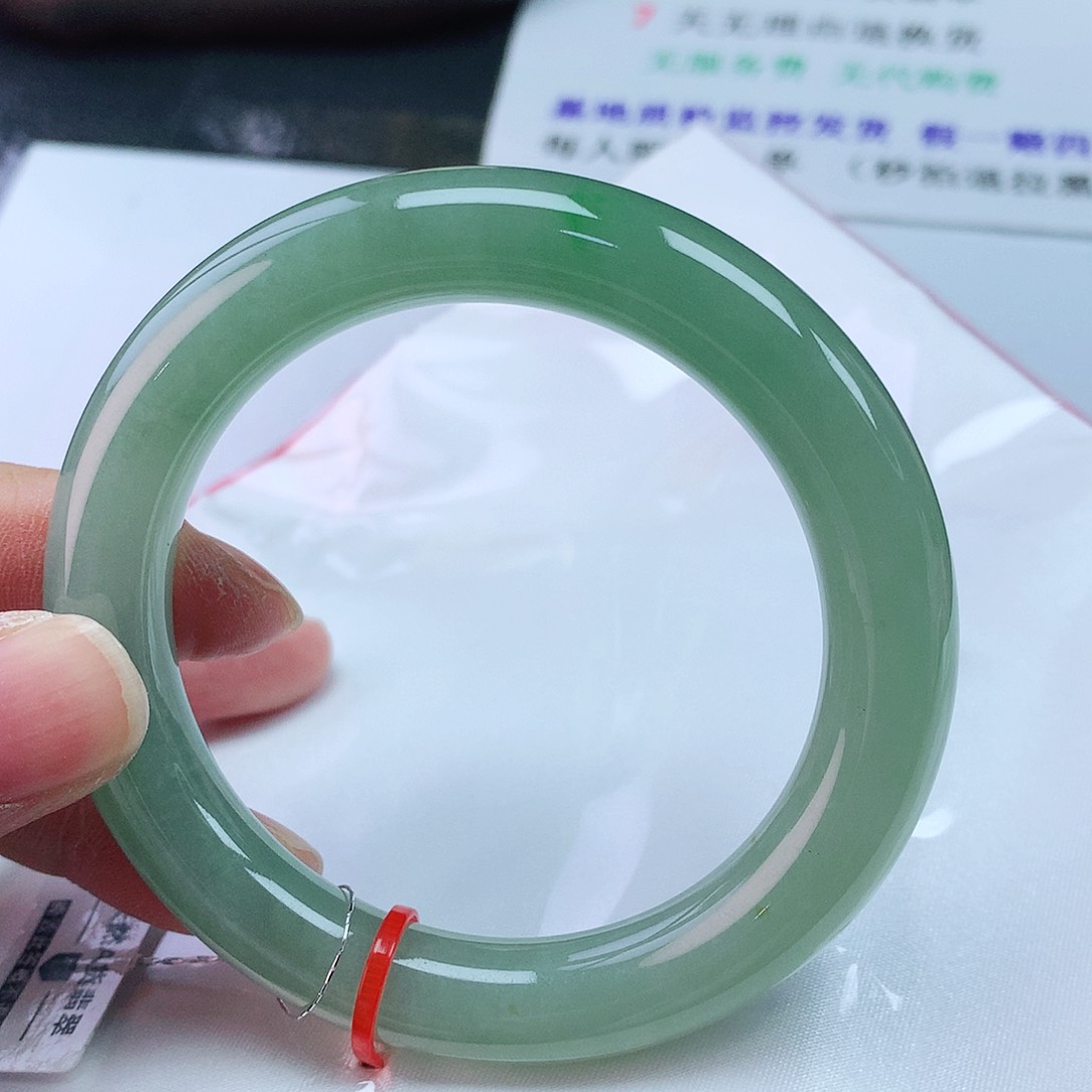 翡翠手镯未镶嵌53胖