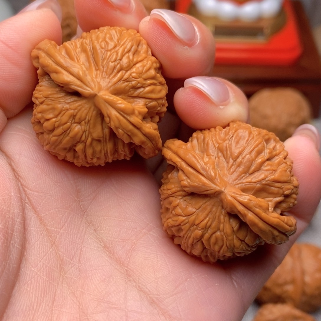 文玩核桃把件毕业球白36全品